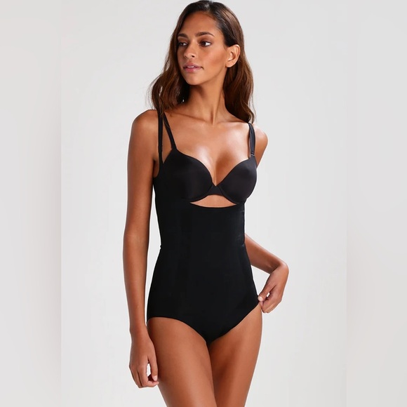 SPANX Other - NWT* Spanx OnCore Open Bust Bodysuit Shapewear Sculpting Power - Medium- blk